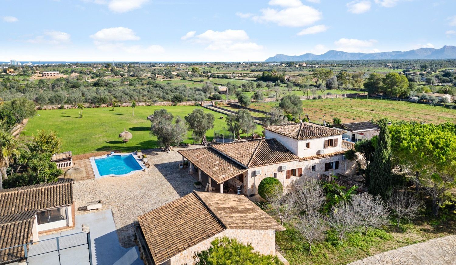 Finca-mit-Pool-bei-Santa-Margarita