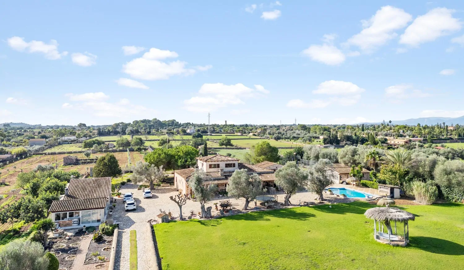 Finca-mit-Pool-bei-Santa-Margarita