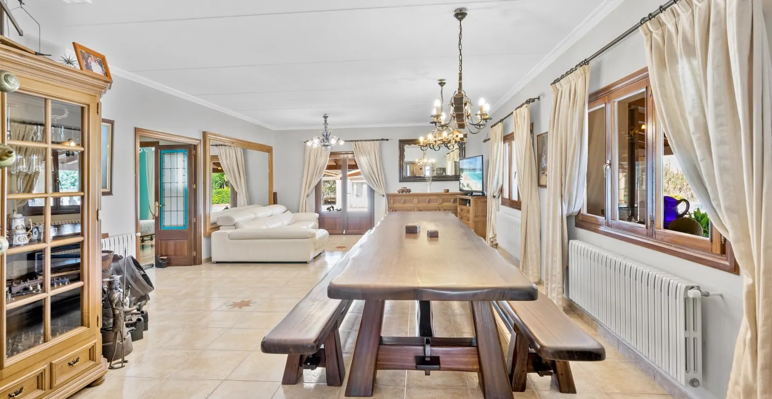 Finca-mit-Pool-bei-Santa-Margarita