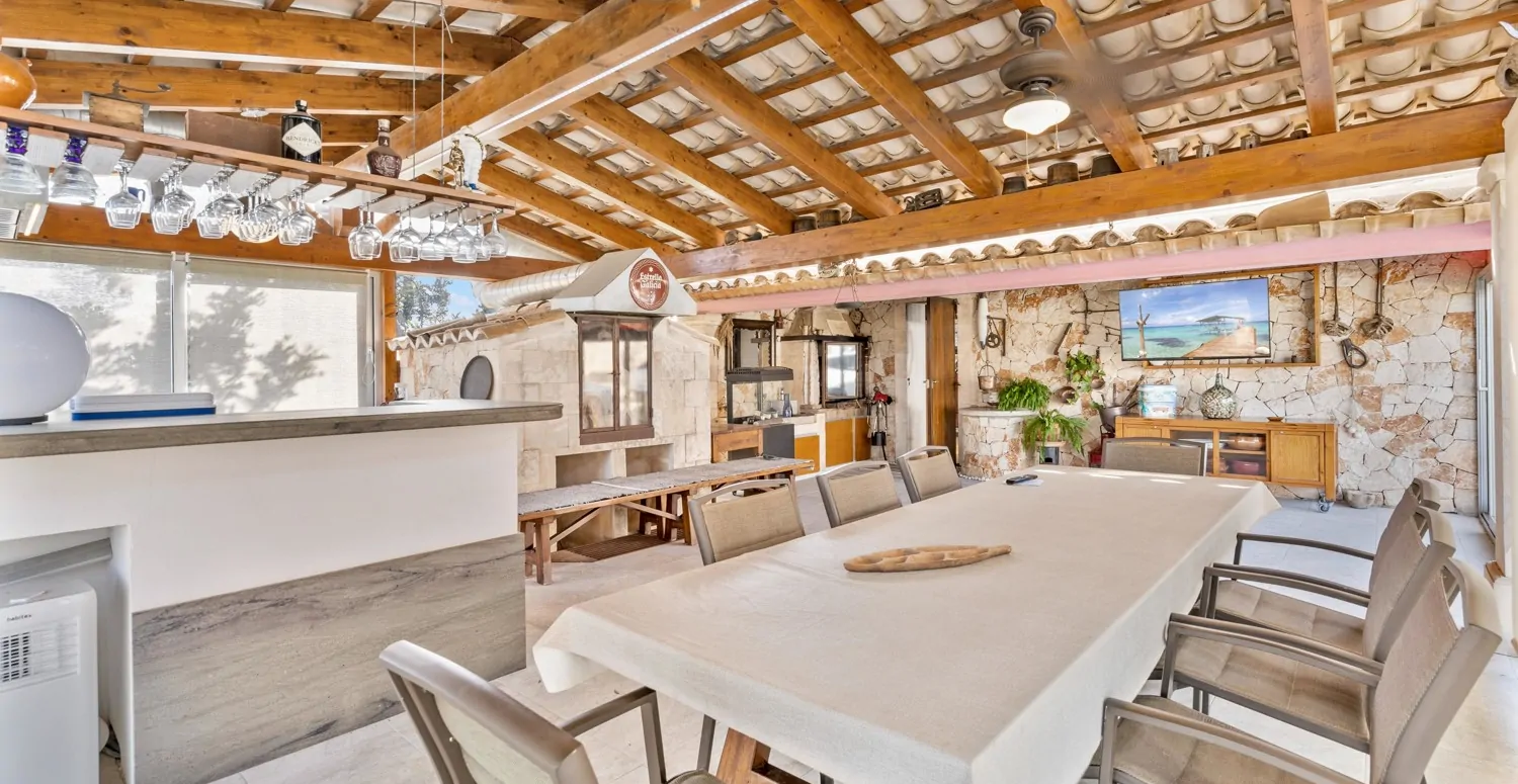 Finca-mit-Pool-bei-Santa-Margarita