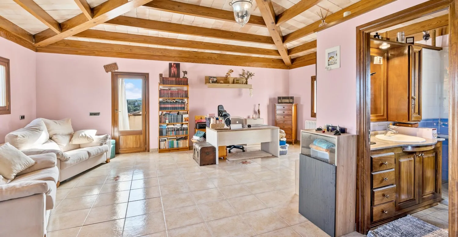 Finca-mit-Pool-bei-Santa-Margarita