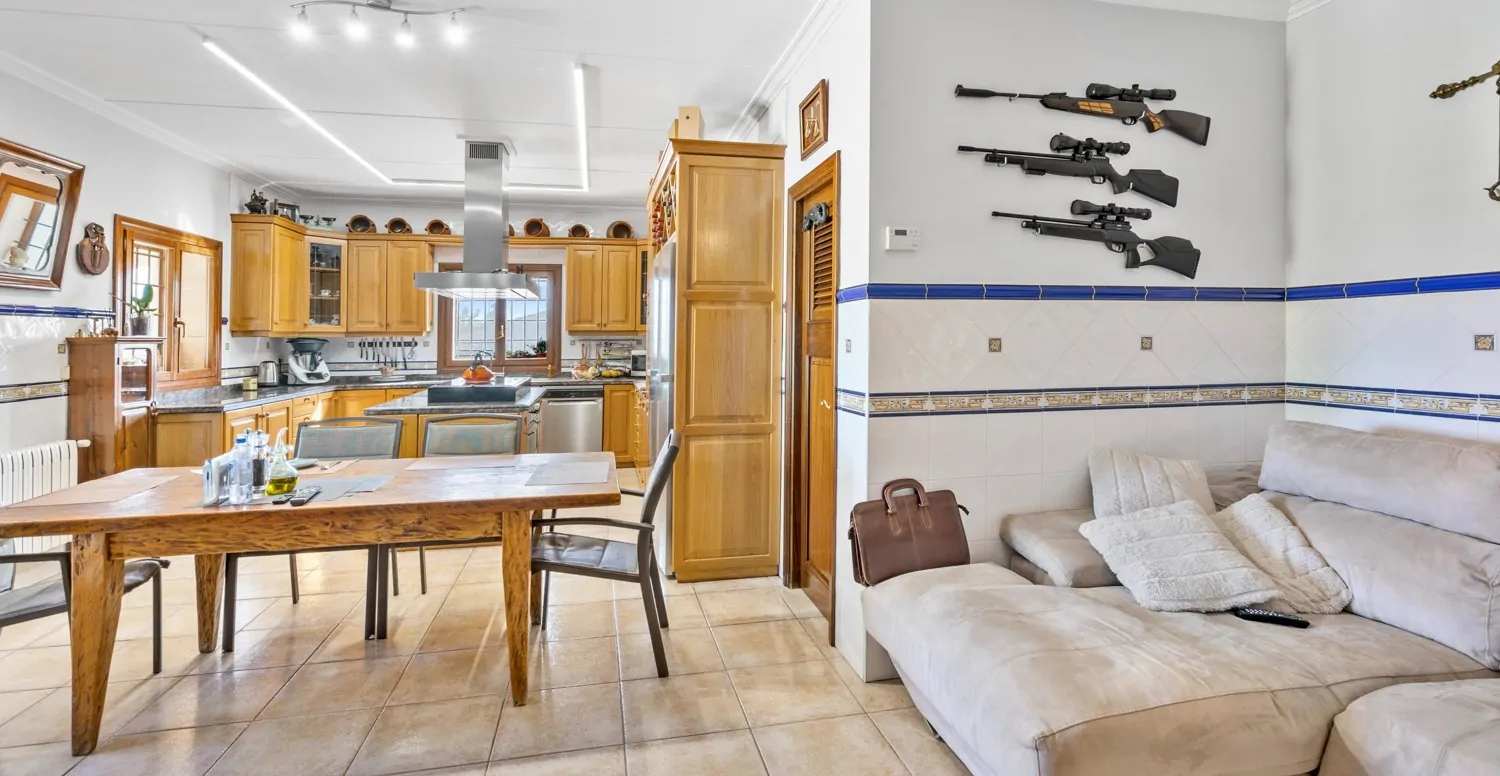 Finca-mit-Pool-bei-Santa-Margarita