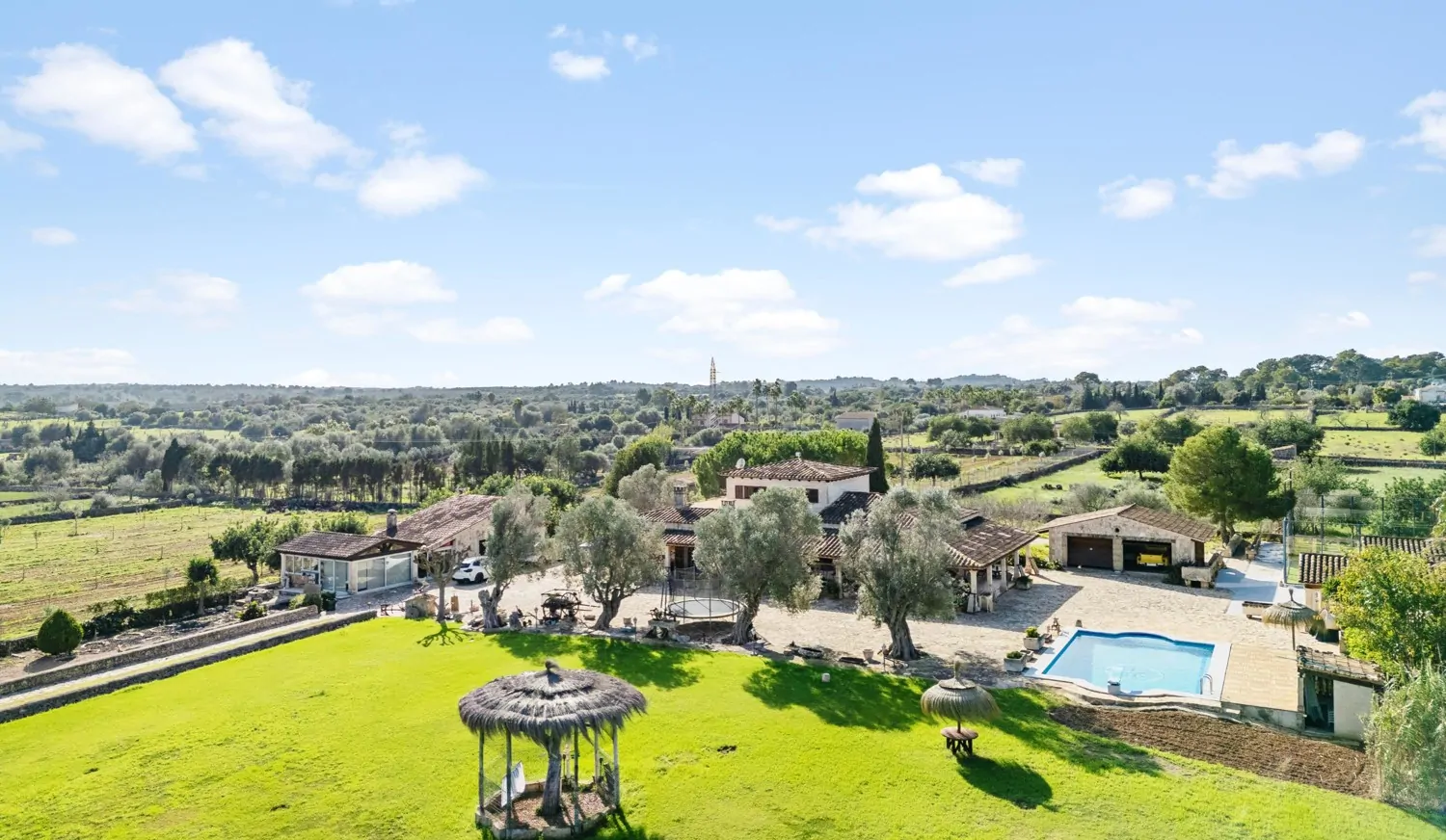 Finca-mit-Pool-bei-Santa-Margarita