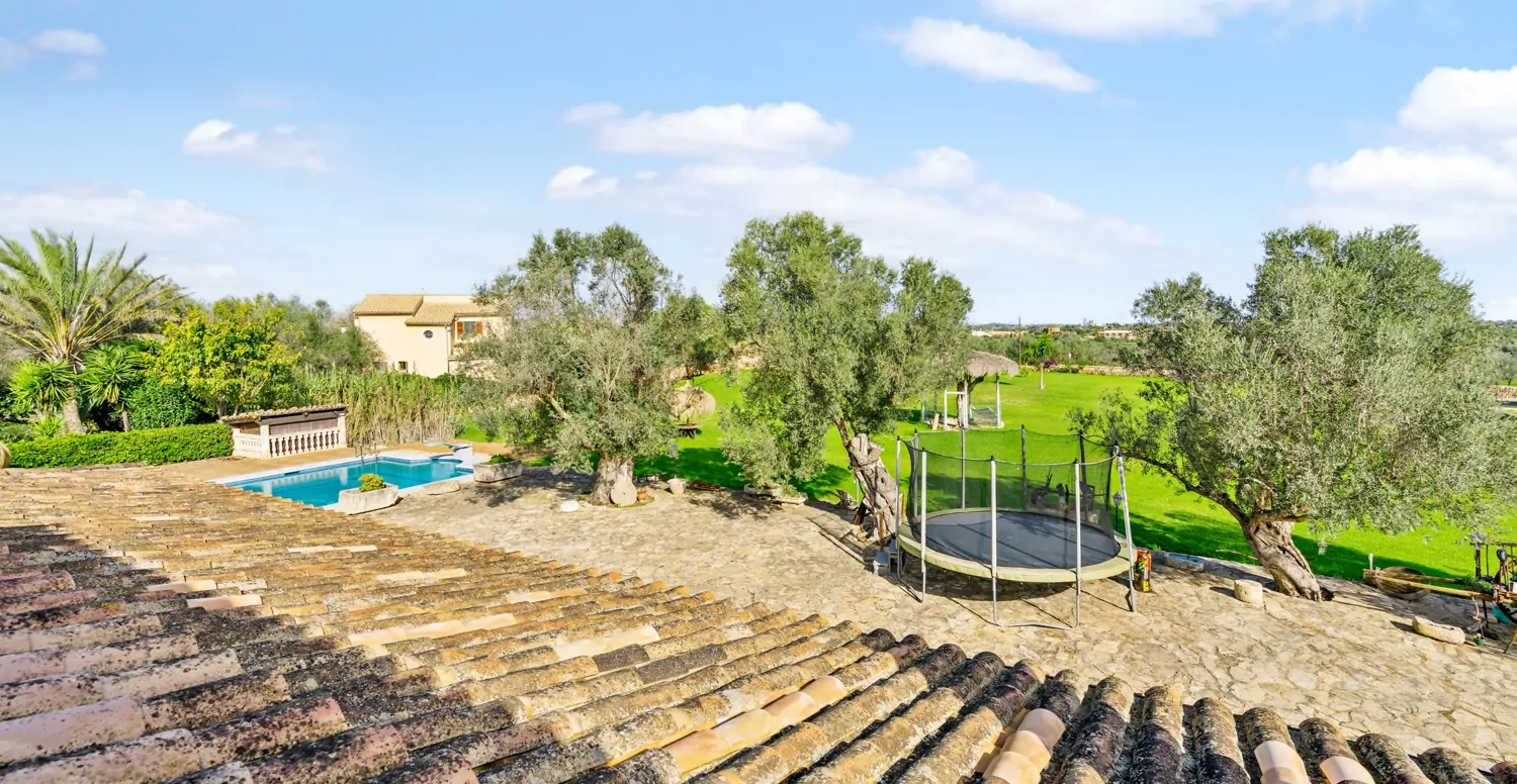 Finca-mit-Pool-bei-Santa-Margarita