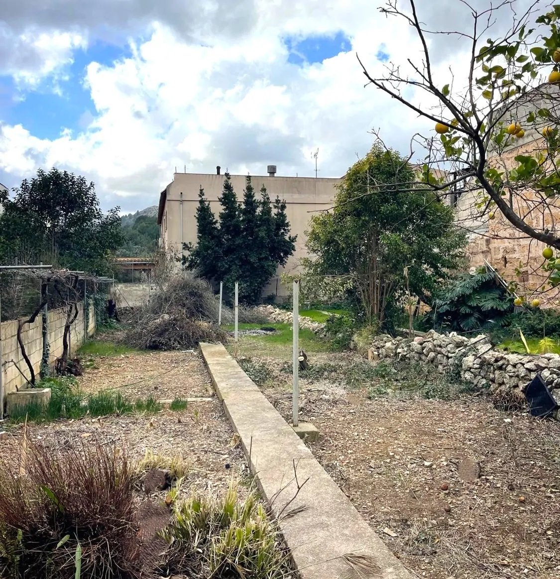 Haus-mit-Projekt-in-Pollensa