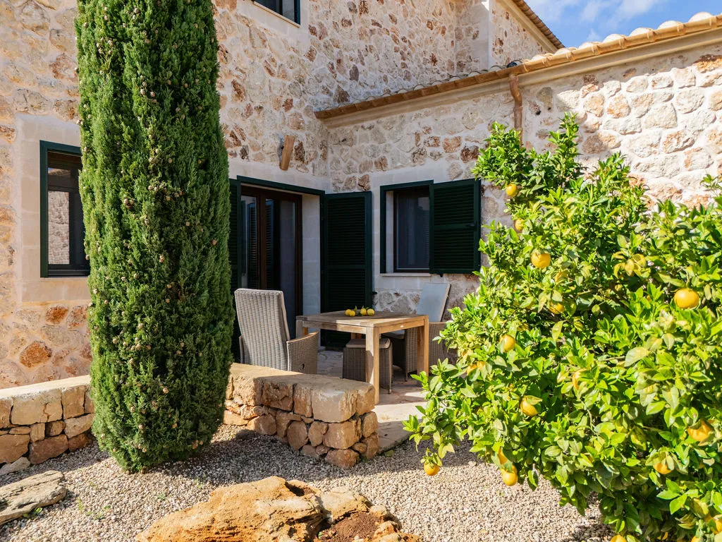 Luxury-finca-with-sea-views