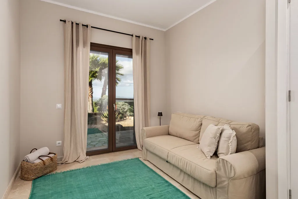 Luxury-finca-with-sea-views