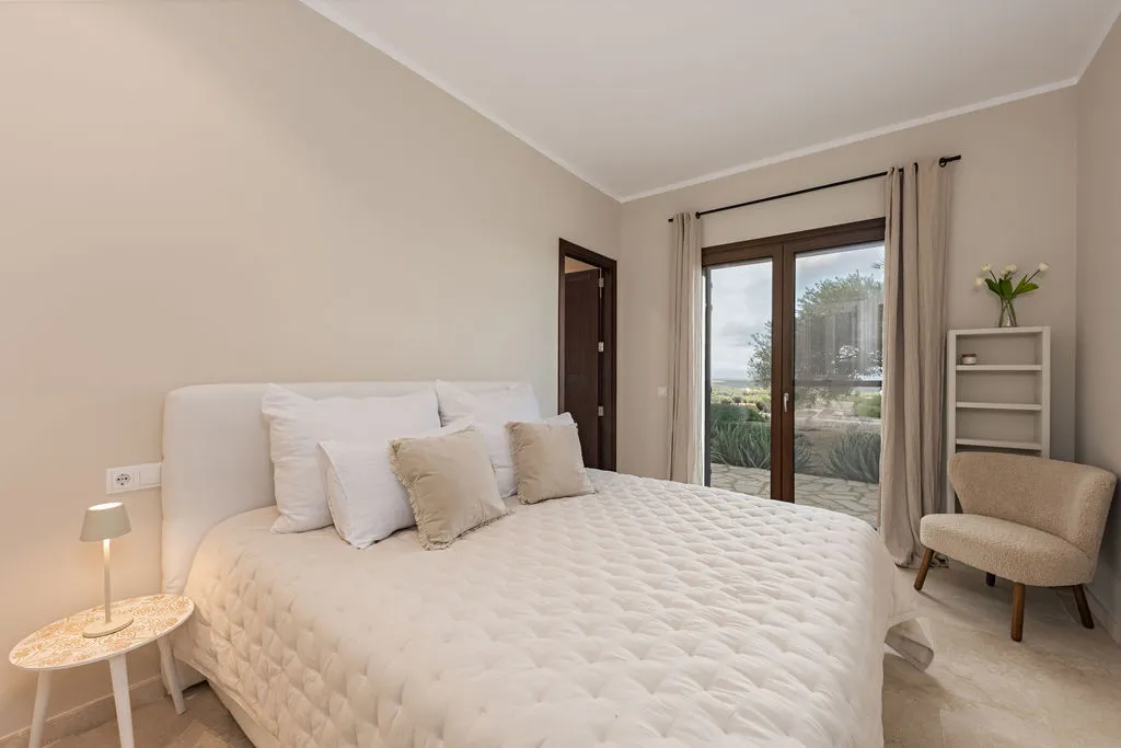 Luxury-finca-with-sea-views