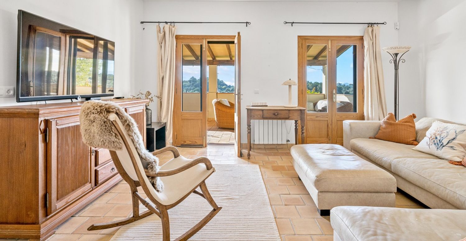 Finca-mit-Pool-und-schöner-Aussicht