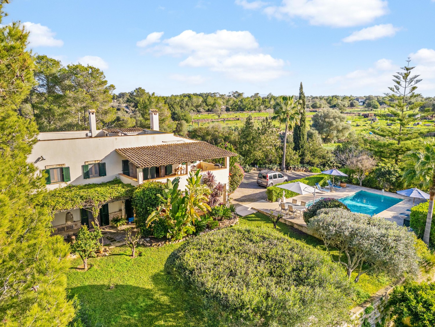 Finca-mit-Pool-und-schöner-Aussicht