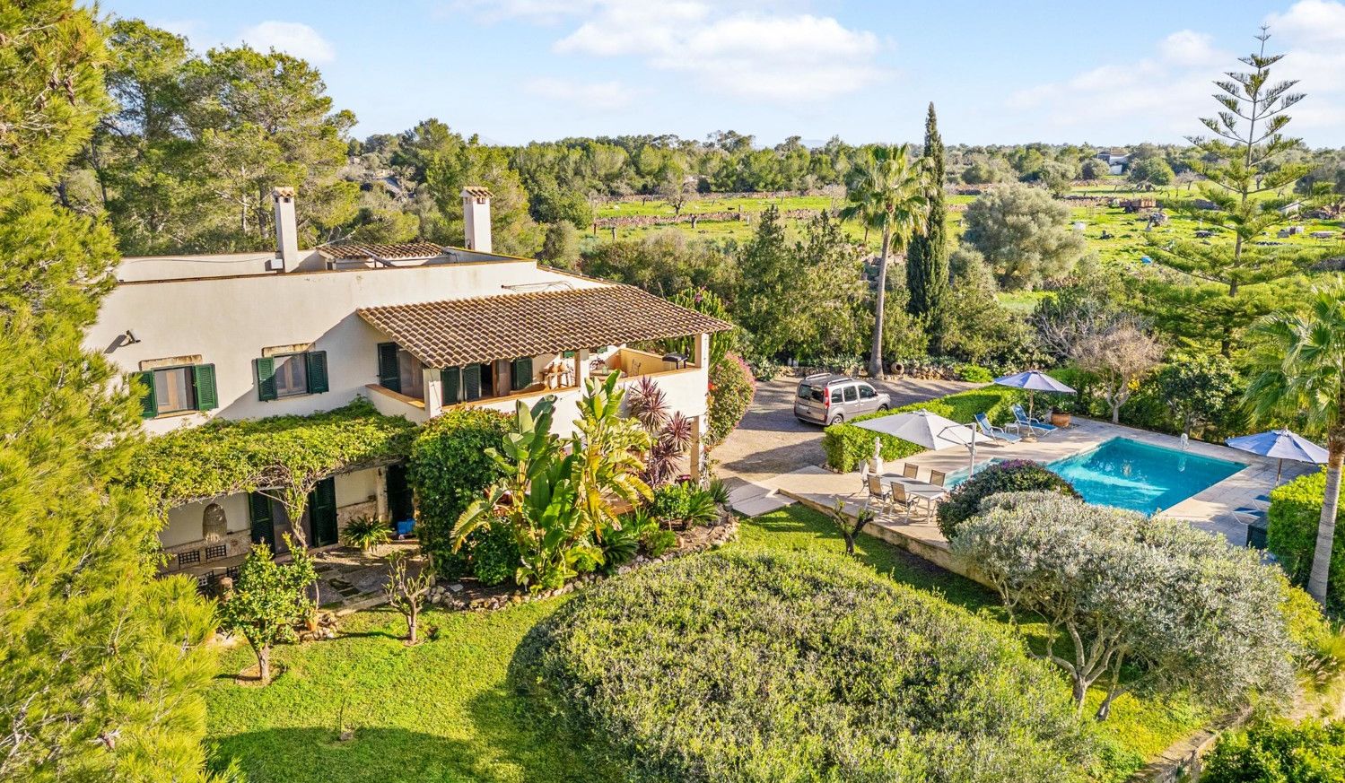 Finca-mit-Pool-und-schöner-Aussicht