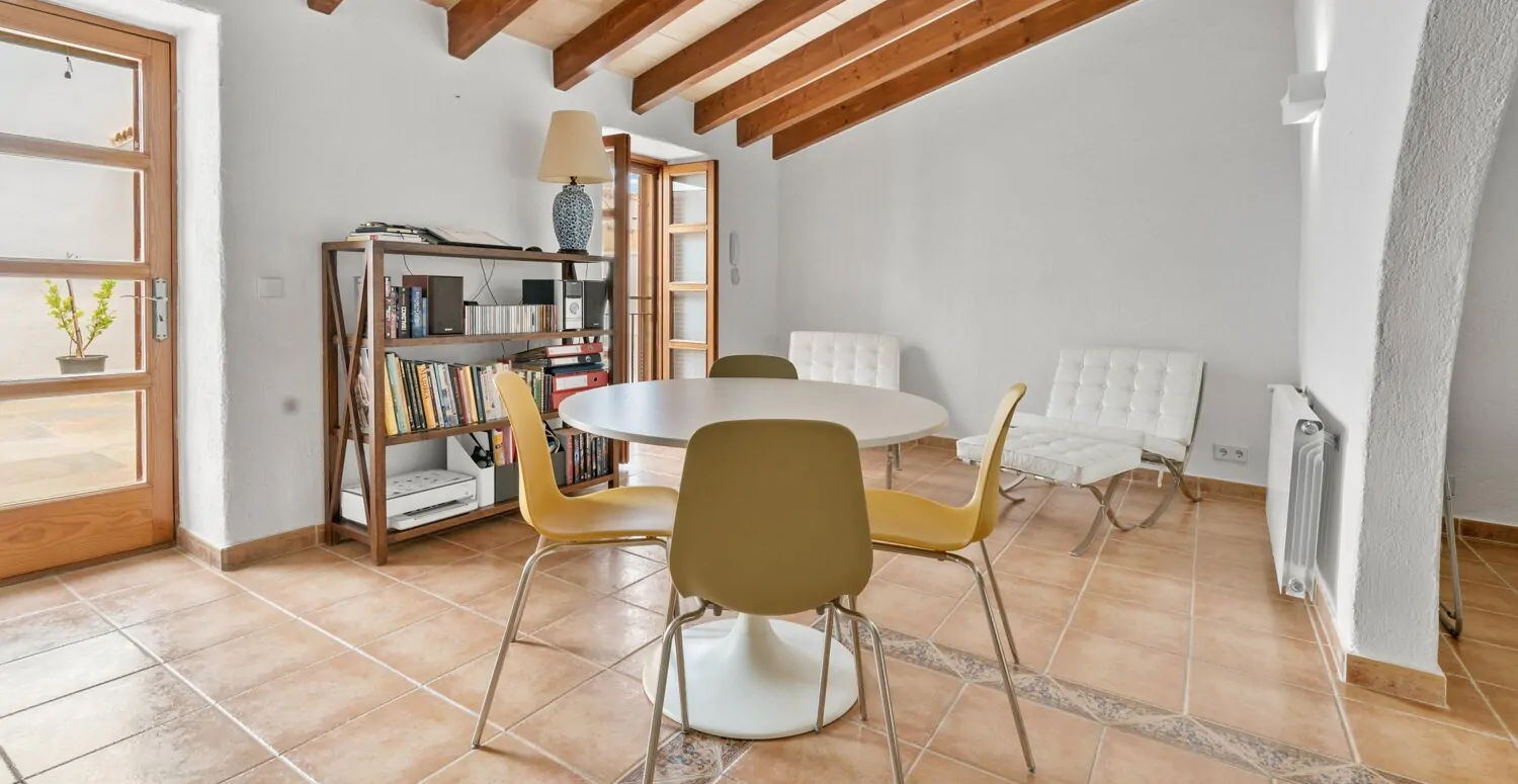 Renoviertes-Stadthaus-in-Pollensa