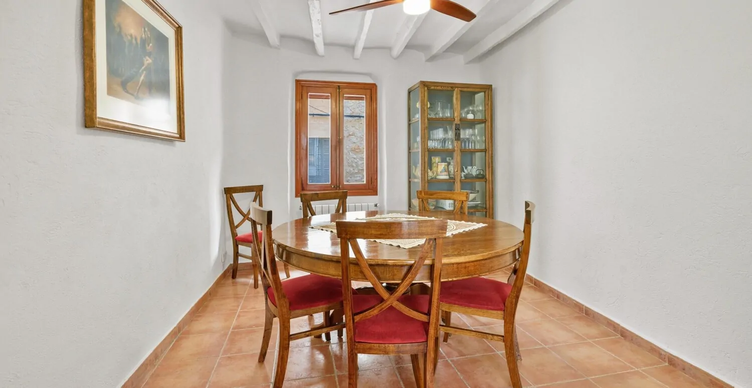 Renoviertes-Stadthaus-in-Pollensa