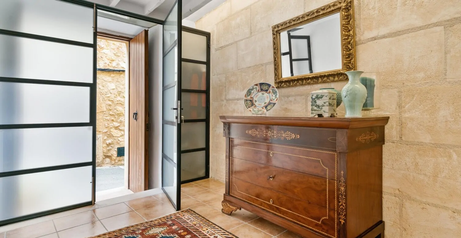 Renoviertes-Stadthaus-in-Pollensa