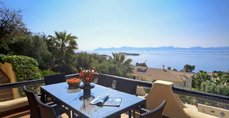 Villa-mit-exklusiven-Blick-in-Alcanada