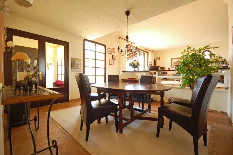 Villa-with-exclusive-views-in-Alcanada