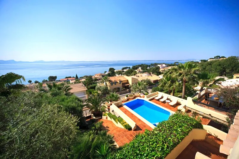 Villa-with-exclusive-views-in-Alcanada