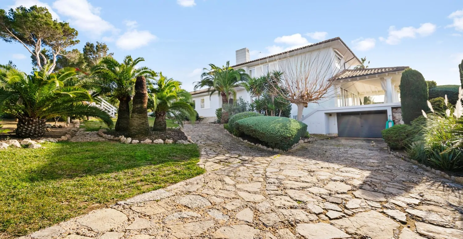 Villa-mit-Meerblick-Bahia-Azul-Llucmajor