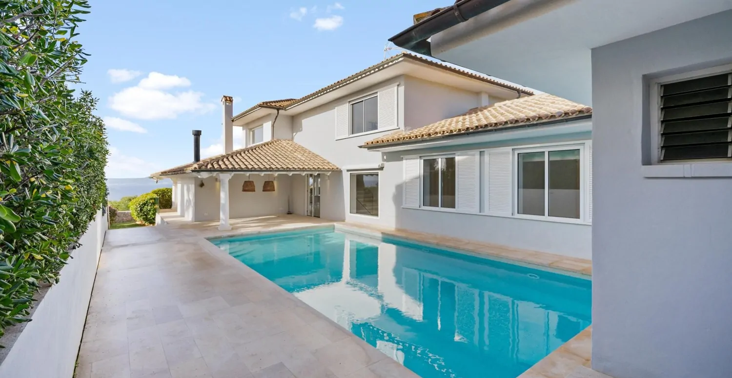 Villa-mit-Meerblick-Bahia-Azul-Llucmajor