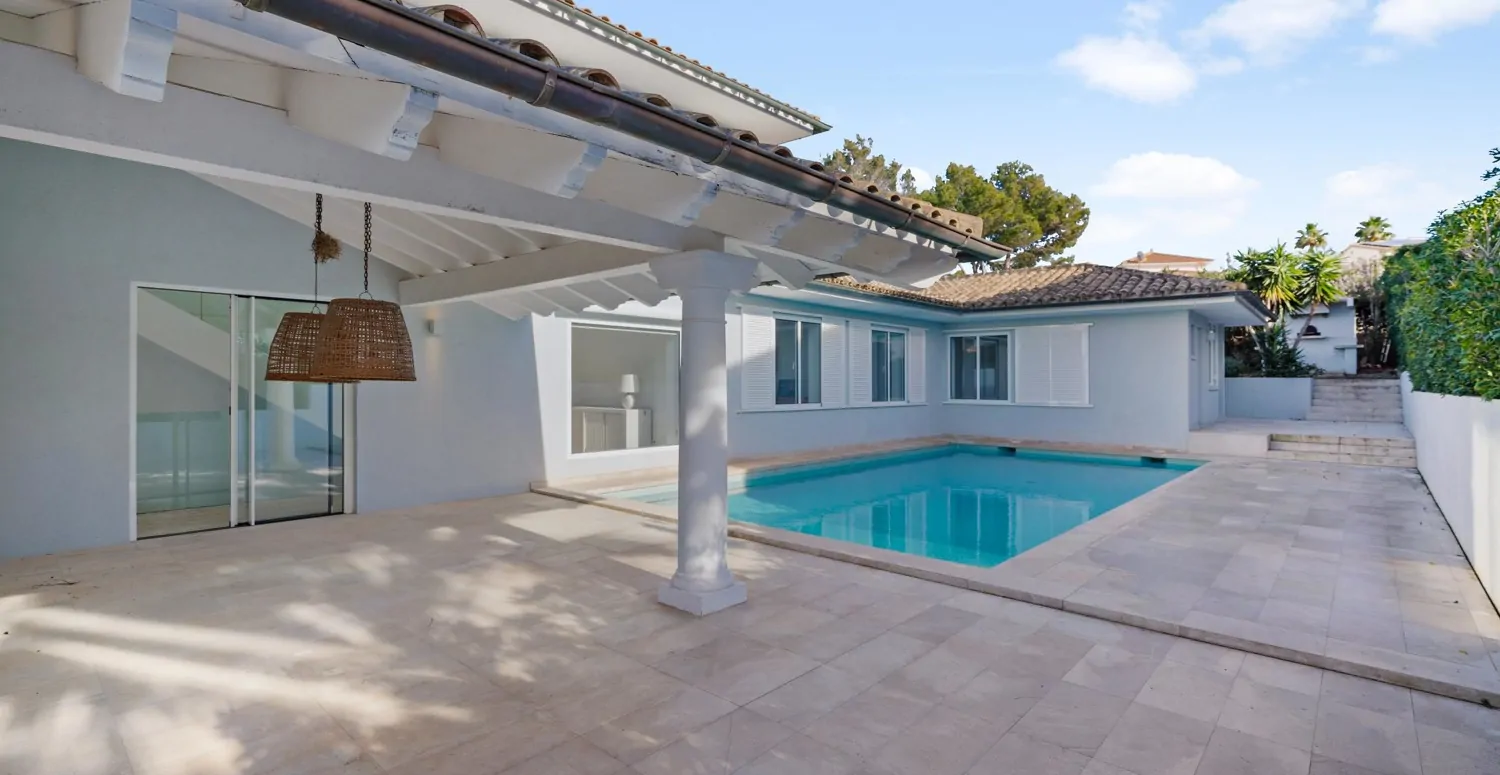 Villa-mit-Meerblick-Bahia-Azul-Llucmajor