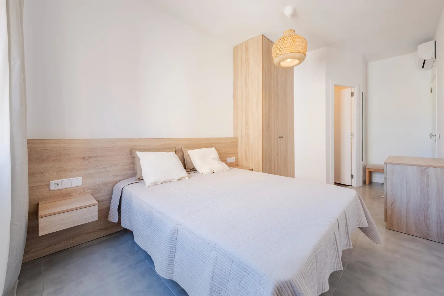 Modern-apartment-with-sea-view-in-Puerto-de-Alcudia