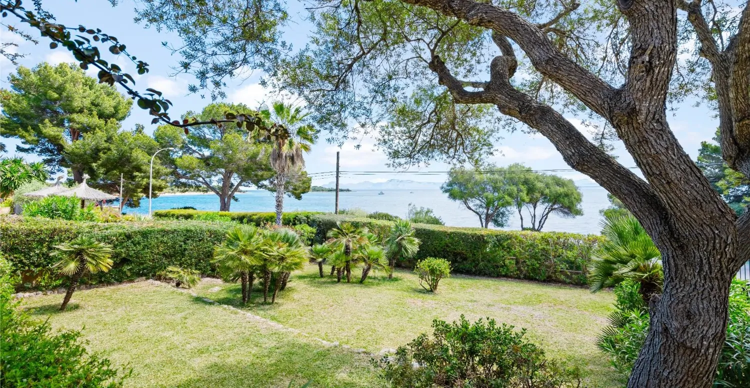 Villa-am-Meer-in-Alcanada-Alcudia