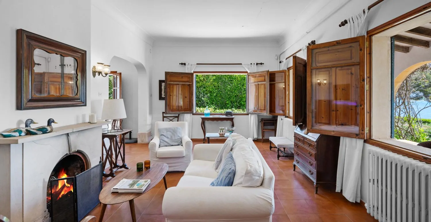 Villa-am-Meer-in-Alcanada-Alcudia