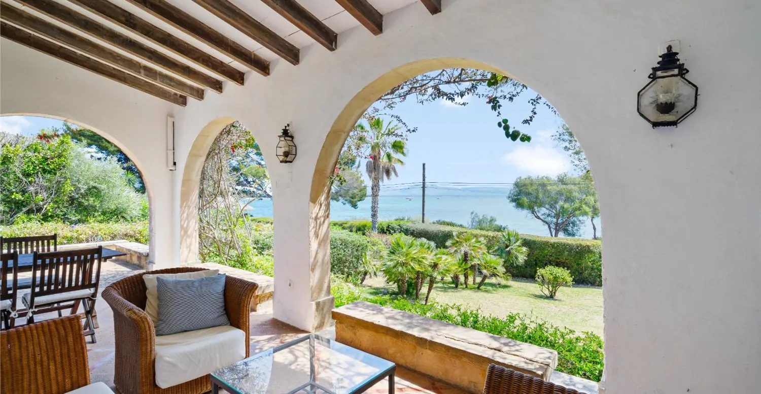 Villa-am-Meer-in-Alcanada-Alcudia