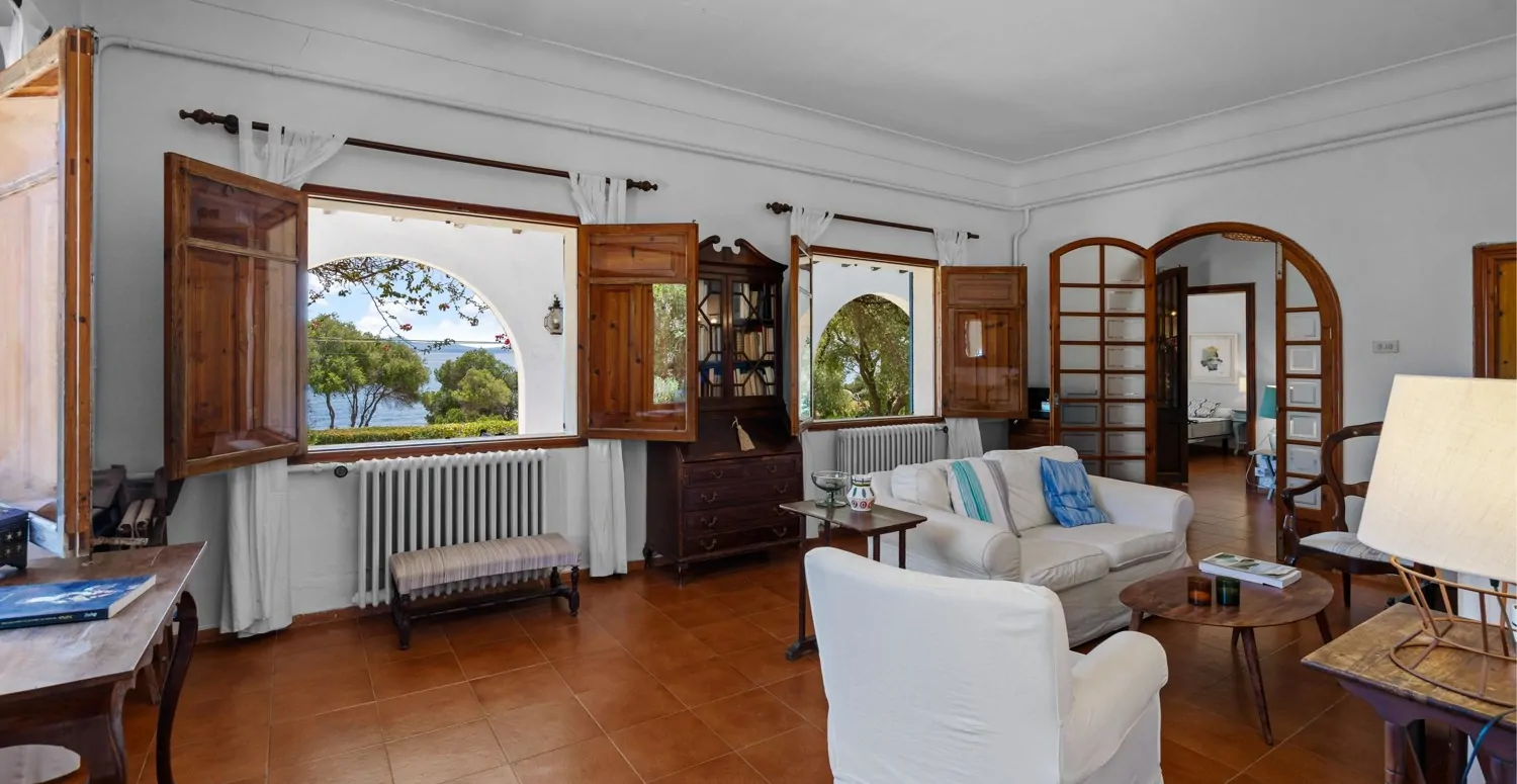 Villa-am-Meer-in-Alcanada-Alcudia