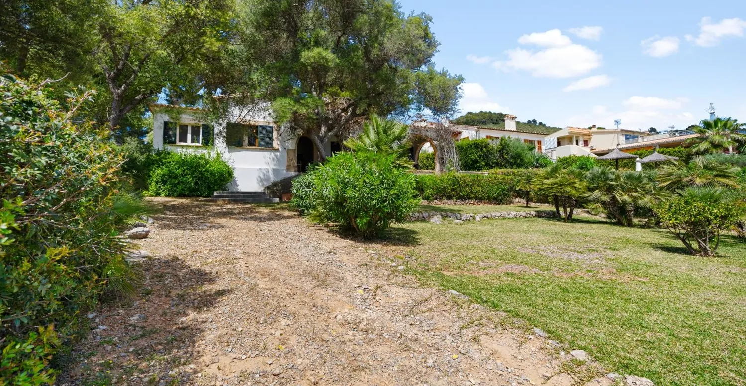 Villa-am-Meer-in-Alcanada-Alcudia