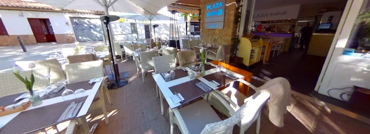 Gewerberäume-auf-dem-Platz-von-Puerto-de-Pollensa