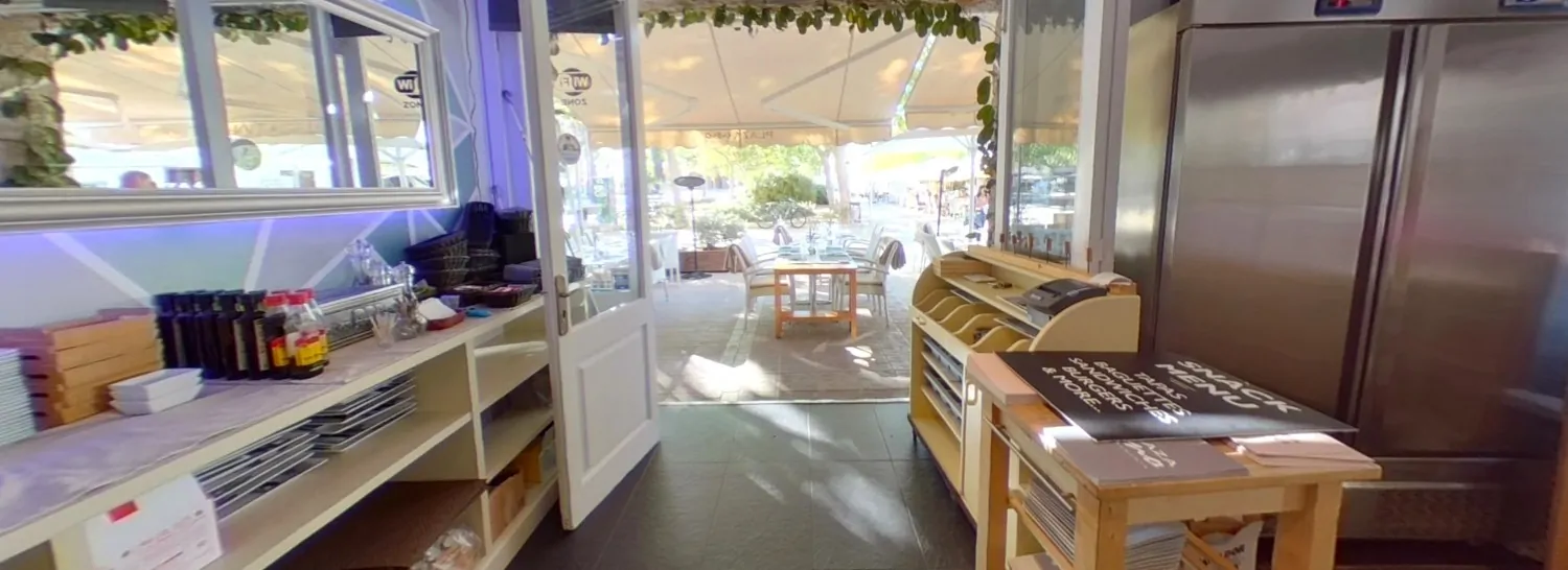 Gewerberäume-auf-dem-Platz-von-Puerto-de-Pollensa