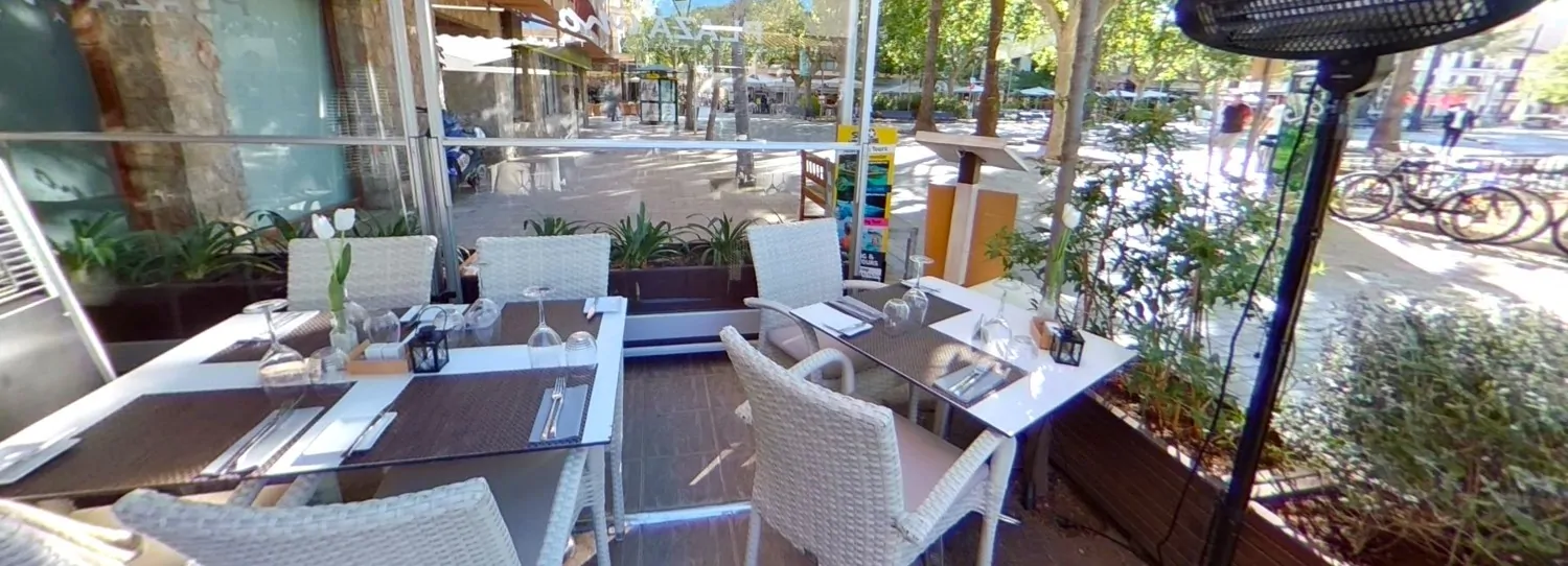 Gewerberäume-auf-dem-Platz-von-Puerto-de-Pollensa