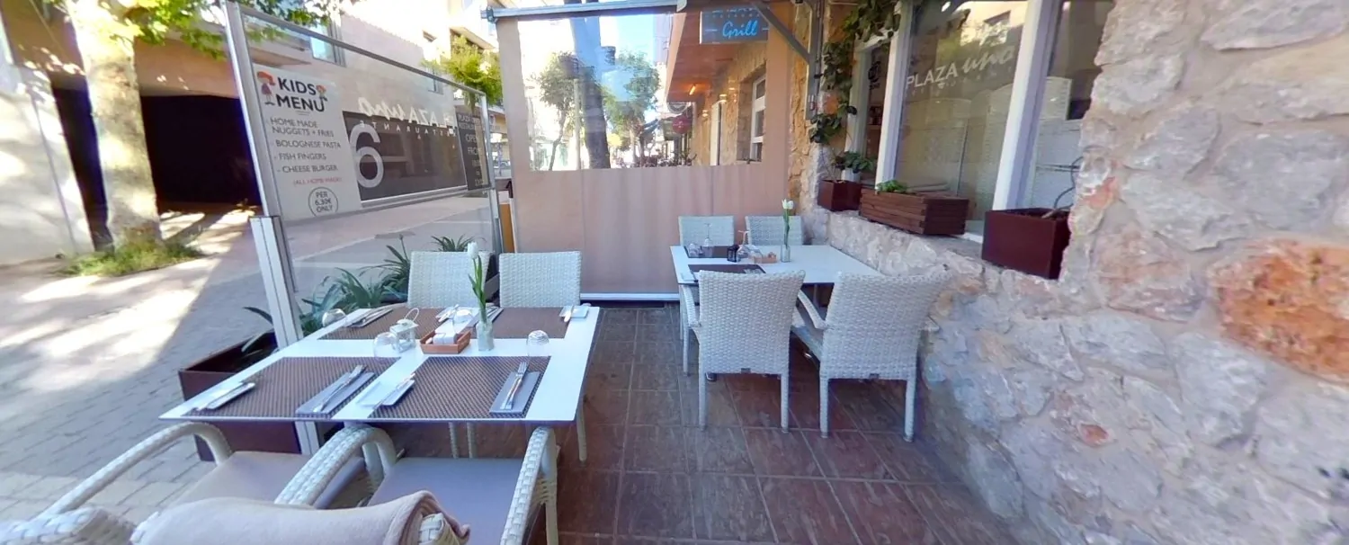 Gewerberäume-auf-dem-Platz-von-Puerto-de-Pollensa