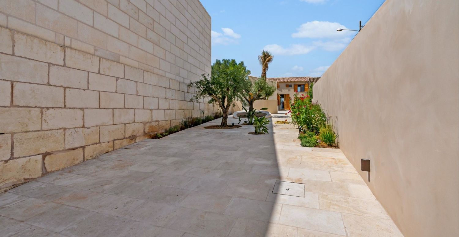 Haus-mit-Pool-und-Garten-in-Muro-Mallorca