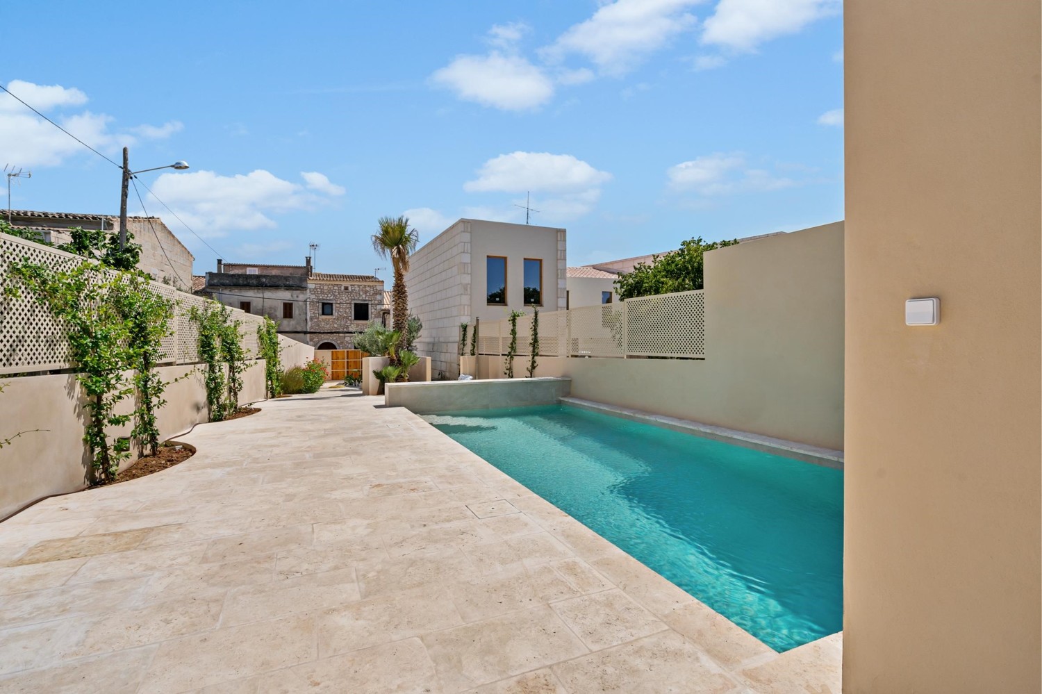Haus-mit-Pool-und-Garten-in-Muro-Mallorca