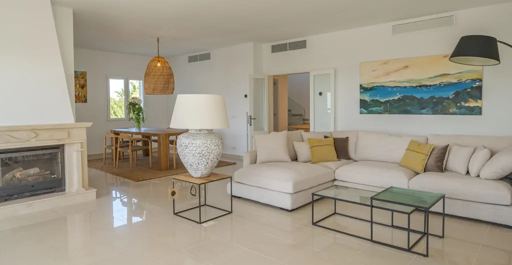 Moderne-villa-am-meer-in-Portocolom