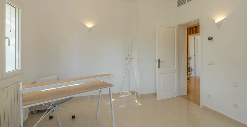 Moderne-villa-am-meer-in-Portocolom