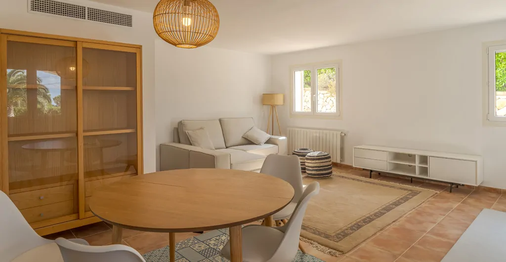 Moderne-villa-am-meer-in-Portocolom