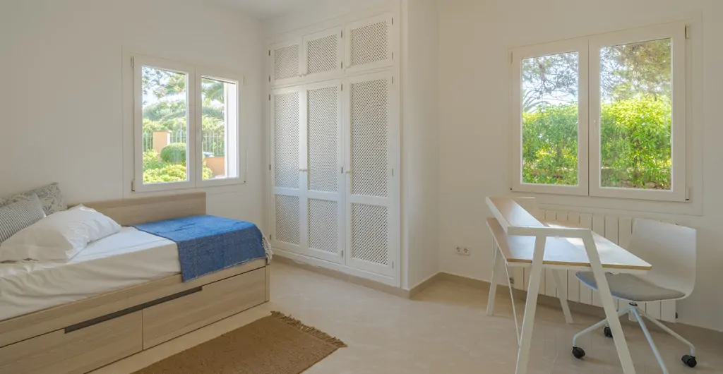 Moderne-villa-am-meer-in-Portocolom