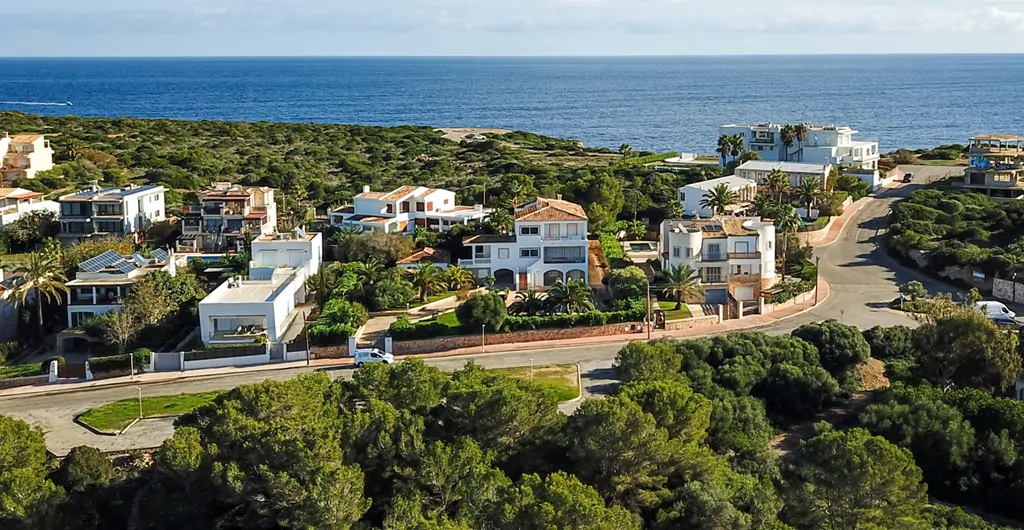 Moderne-villa-am-meer-in-Portocolom