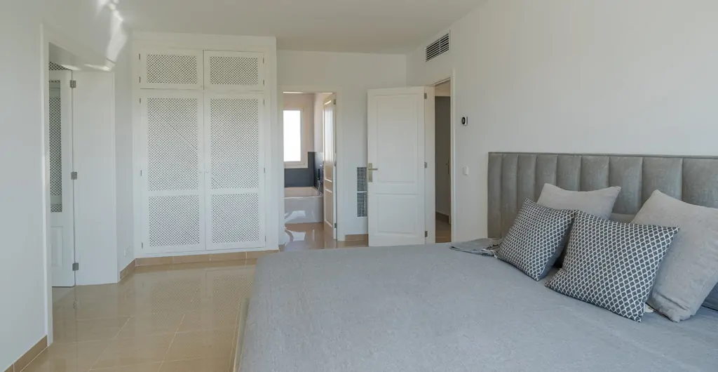 Moderne-villa-am-meer-in-Portocolom