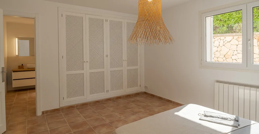 Moderne-villa-am-meer-in-Portocolom