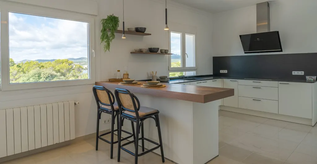 Moderne-villa-am-meer-in-Portocolom