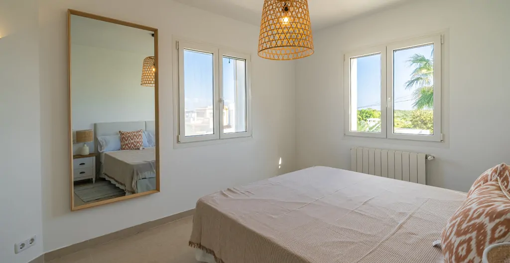 Moderne-villa-am-meer-in-Portocolom