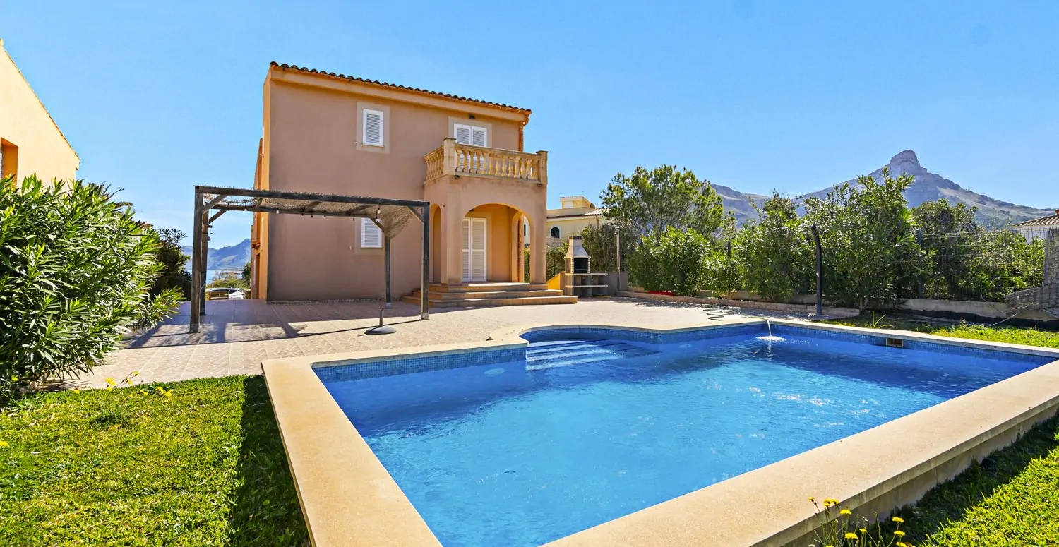 Villa-mit-Urlaubs-Lizenz-am-Meer-in-Colonia-Sant-Pere