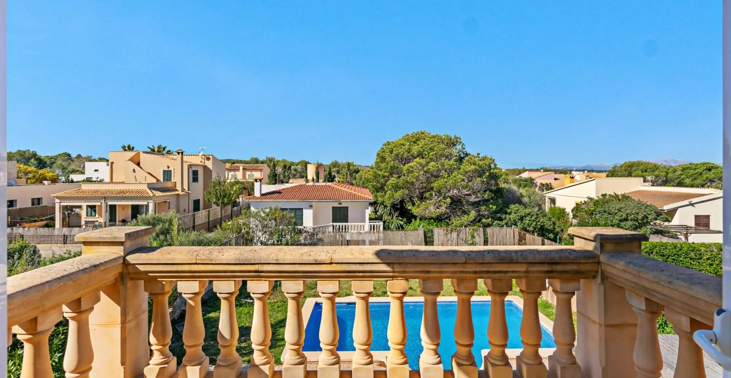 Villa-mit-Urlaubs-Lizenz-am-Meer-in-Colonia-Sant-Pere