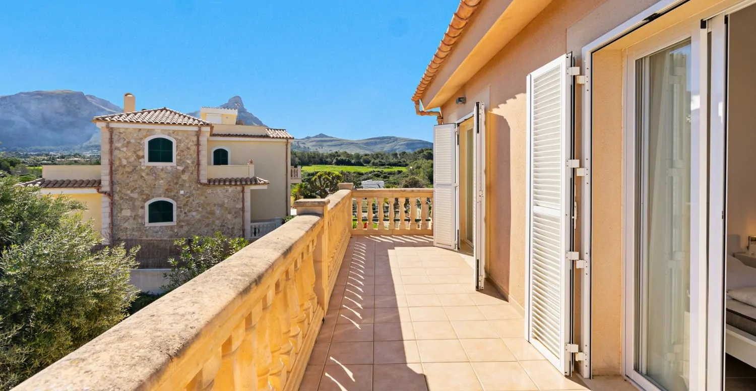 Villa-mit-Urlaubs-Lizenz-am-Meer-in-Colonia-Sant-Pere