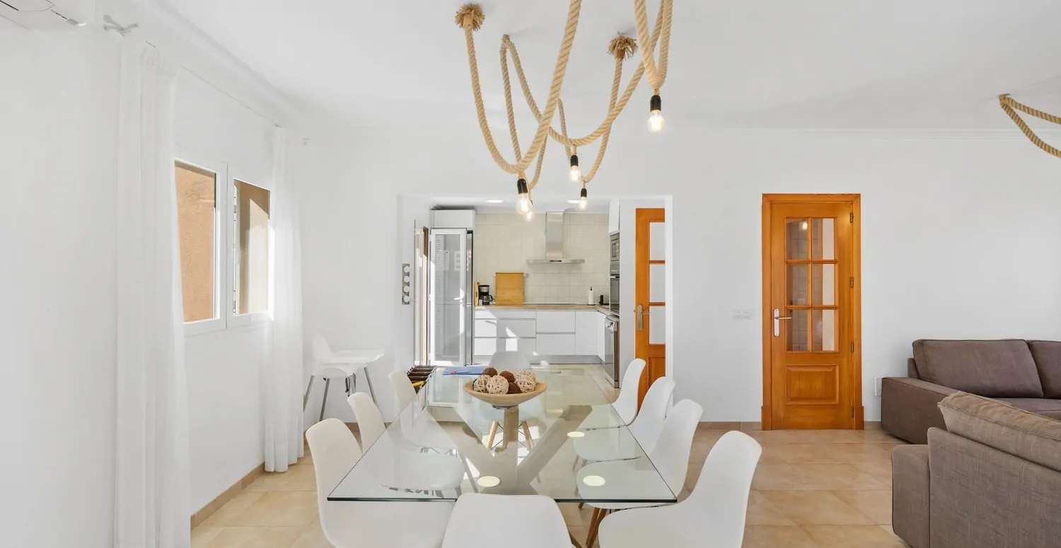 Villa-mit-Urlaubs-Lizenz-am-Meer-in-Colonia-Sant-Pere