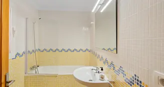 von_poll_real_estate_property_ES255251_image_18